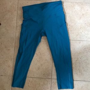 Lululemon Cropped Fast n Free